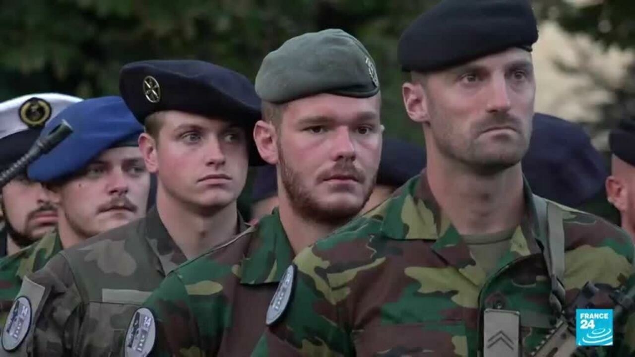 Soldados de Europa del Este honrados en el desfile del Día de la Bastilla en Francia
