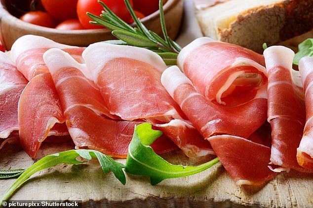 El jamón de Parma es un jamón curado italiano de fuerte sabor, que se come crudo y en rodajas finas.  Una nueva investigación muestra que las granjas porcinas de toda Europa, algunas de las cuales producen jamón de