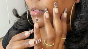 Todo lo que necesita saber sobre la tendencia del arte de uñas de mármol