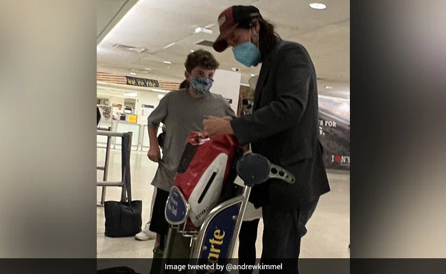 Viral: Keanu Reeves Answers Young Fan