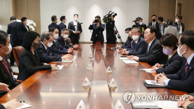 Yoon pide esfuerzos conjuntos con Japón para una relación orientada al futuro