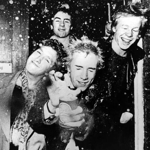 Sex Pistols pretende volver al Top 5 del Reino Unido por primera vez en 43 años con 'God Save The Queen'