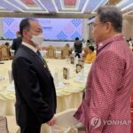 Canciller pide diálogo intercoreano durante breve encuentro con enviado de Corea del Norte en reuniones de ASEAN