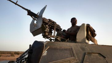 Al menos 15 soldados muertos en explosiones en el norte de Burkina Faso: Ejército