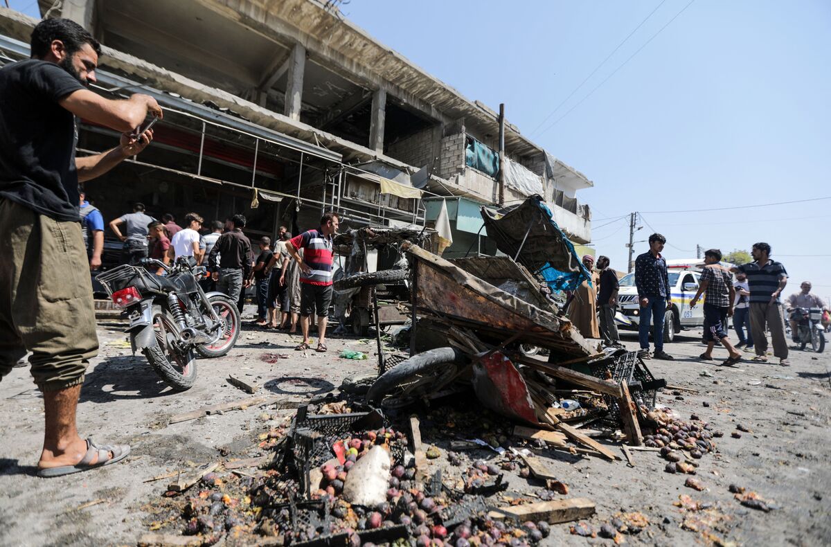 Al menos 9 muertos en mercado del norte de Siria, dicen rescatistas
