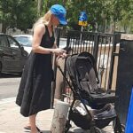 Amber Heard fue vista empujando una carriola vacía mientras estaba de vacaciones en Tel Aviv, Israel.