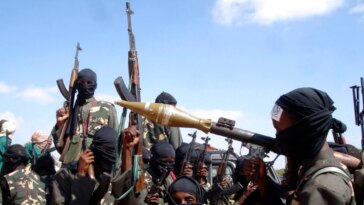 Ataque aéreo estadounidense en Somalia mata a más de una docena de militantes de al-Shabab