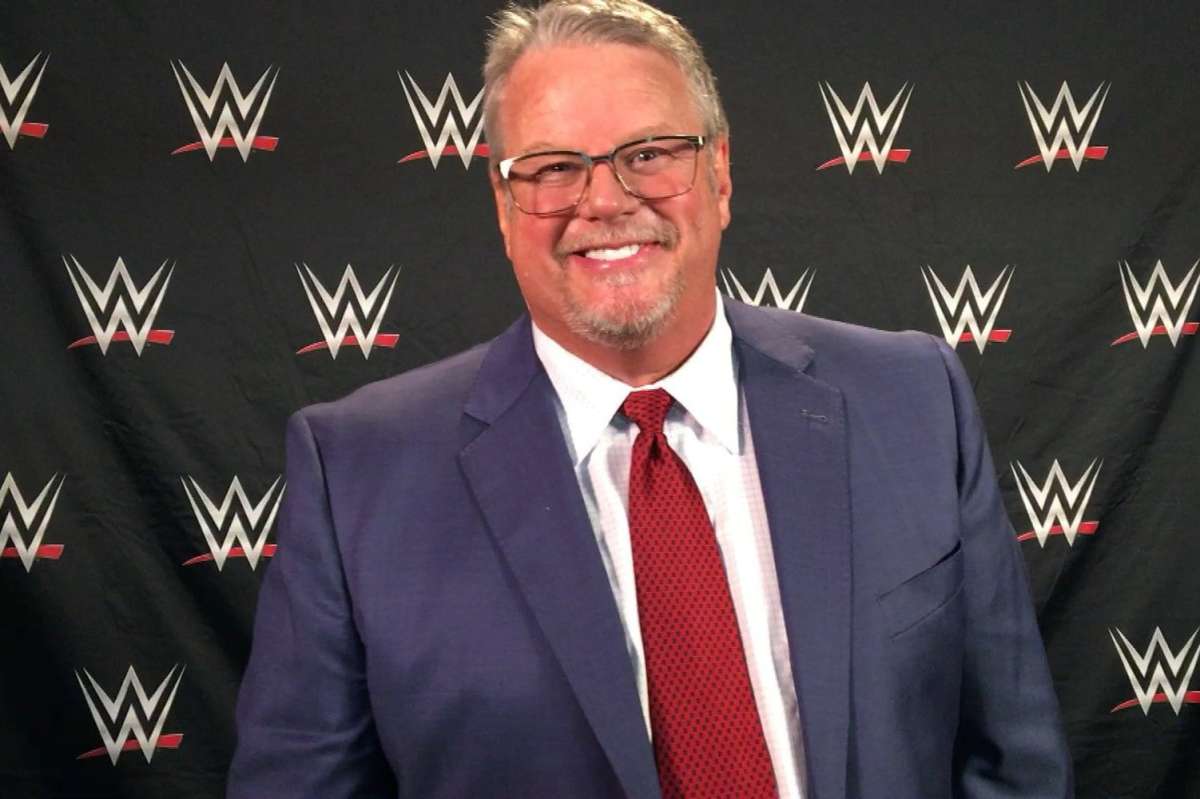 Bruce Prichard dice que a la gente se le ocurrieron 'mentiras fabricadas' sobre él escribiendo WWE NXT 2.0
