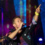 Chris Martin de Coldplay quiere hacer una gira en un avión 'impulsado por leche'