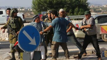 Cisjordania: Colono israelí embiste con coche a manifestante palestino