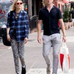 Saliendo: Damian Lewis hizo una rara aparición con su nueva novia Alison Mosshart en la ciudad de Nueva York el jueves, poco más de un mes después de confirmar su relación.