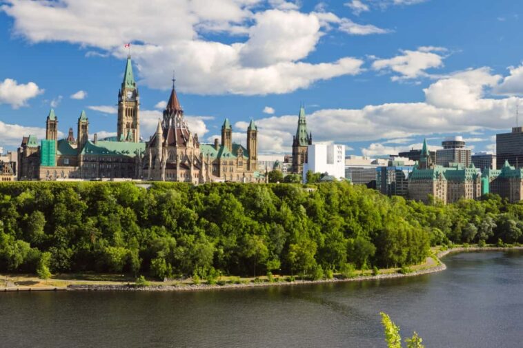 El gobierno canadiense brinda información actualizada sobre el grupo de trabajo sobre inmigración y pasaportes