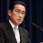 El primer ministro japonés, Fumio Kishida, habla en una conferencia de prensa en su oficina en Tokio el 10 de agosto de 2022, luego de reorganizar su gabinete.  (Mainichi/Kan Takeuchi)