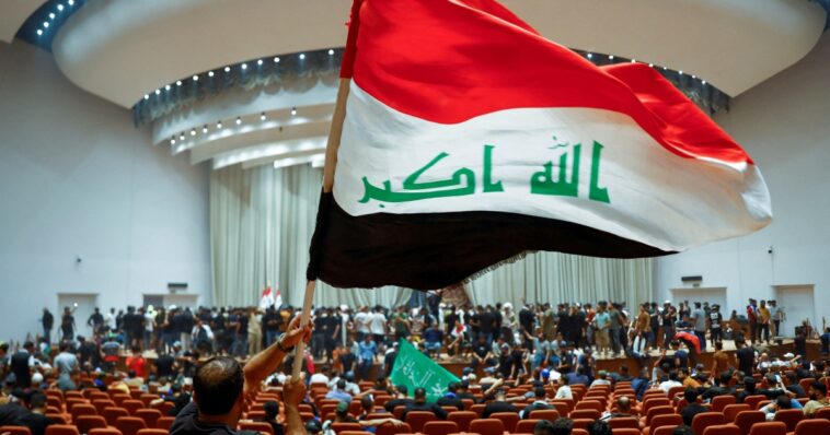 Furor, indiferencia, confusión: Voces más allá de las protestas en Irak