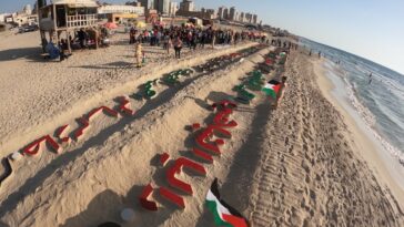 Gaza graba en la arena los nombres de 17 niños muertos en los ataques de Israel