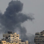 Israel y militantes palestinos acuerdan un alto el fuego en Gaza
