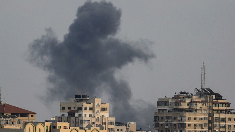 Israel y militantes palestinos acuerdan un alto el fuego en Gaza