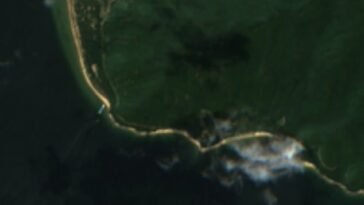 Un par de imágenes satelitales tomadas esta semana muestran barcos que se cree que son propiedad de Kim Jong Un.