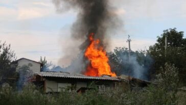 La aldea en las afueras de Kharkiv estuvo bajo fuego enemigo continuo