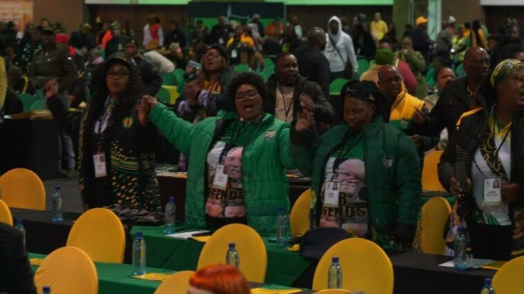 La conferencia del ANC se lleva a cabo en Sudáfrica en medio de protestas de los empleados por los salarios