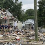 Tres personas murieron el miércoles cuando una casa explotó en la ciudad de Evansville, en el sur de Indiana, dijeron las autoridades.