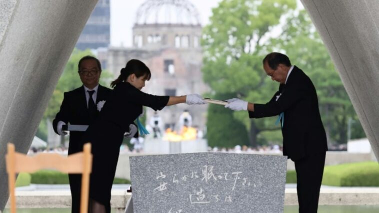 Las armas nucleares son un 'arma cargada', advierte el jefe de la ONU en Hiroshima