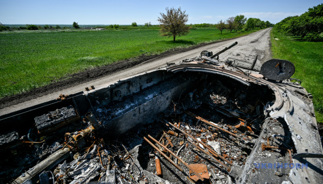 Las fuerzas de tanques ucranianas destruyen el equipo enemigo en el sur de Ucrania
