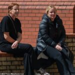 Kelly Rowands, 41 (izquierda), y Stephanie Goulding, 34 (derecha), se salvaron de la cárcel después de robar bienes por valor de £ 2250 de Boots