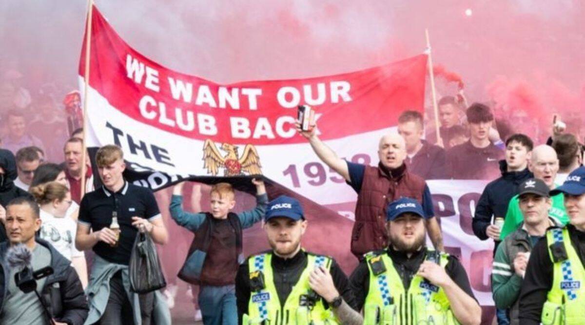 Las protestas de los aficionados amenazan con eclipsar el duelo Manchester United-Liverpool
