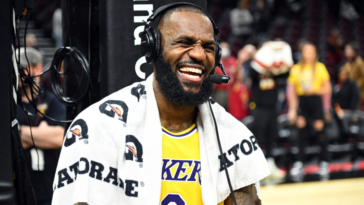 LeBron James y los Lakers acuerdan una extensión de contrato por dos años y $97.1 millones