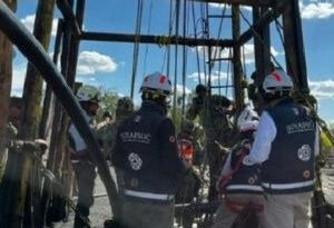 México adopta nuevo plan para salvar a 10 mineros atrapados desde el 3 de agosto