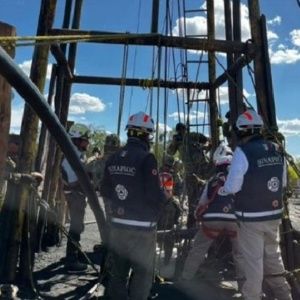 México adopta nuevo plan para salvar a 10 mineros atrapados desde el 3 de agosto