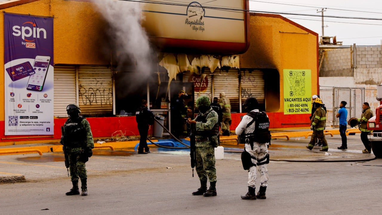 México envía tropas a ciudad fronteriza de Ciudad Juárez tras disturbios y balaceras
