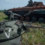 Miembros de la Guardia Nacional destruyen dos tanques enemigos en dirección a Donetsk
