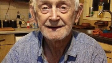 Thomas O'Halloran, de 87 años, fue asesinado a puñaladas mientras conducía su scooter de movilidad el martes.