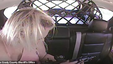 Rachel Zion Clay se quitó las esposas antes de alcanzar la parte delantera del automóvil y agarrar el rifle de asalto del oficial, que luego cargó.