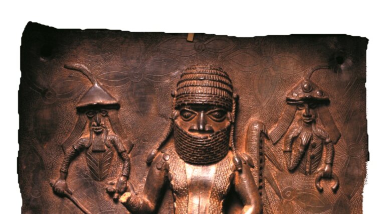 Museo del Reino Unido acuerda devolver bronces de Benin saqueados a Nigeria