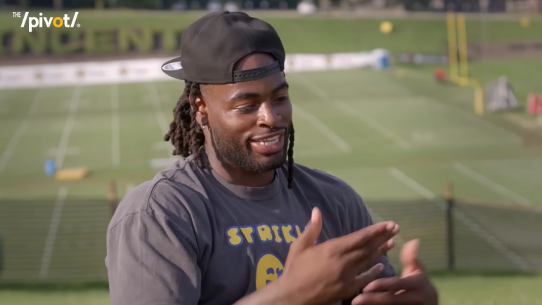 Najee Harris explica cómo la conversación de hombre a hombre con Nick Saban condujo a una relación 'sólida como una roca' después de años de chocar cabezas - Steelers Depot
