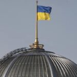 Parlamento extiende ley marcial y movilización general en Ucrania