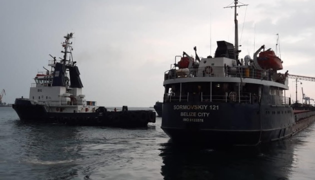 Quinta caravana de buques graneleros sale de puertos ucranianos