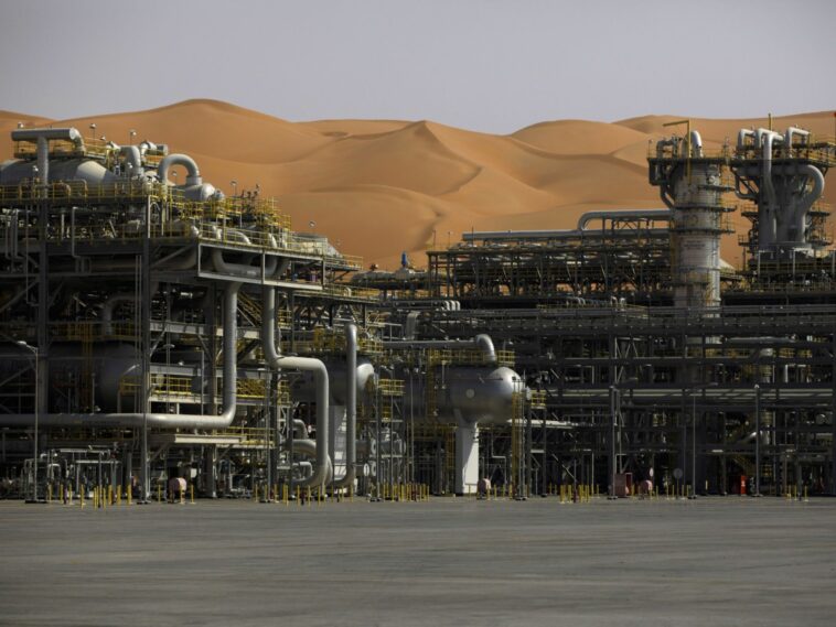 Saudi Aramco registra la mayor ganancia trimestral de cualquier empresa que cotiza en bolsa