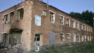 Se insta a los residentes de Kharkiv a permanecer en los refugios mientras los rusos comienzan otro bombardeo.