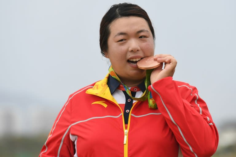Se retira Feng Shanshan, ex número uno mundial de golf de China
