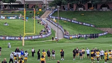Steelers G Kendrick Green abandonó temporalmente la práctica del campamento del lunes debido a una lesión - Steelers Depot