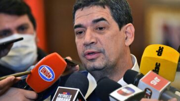 Vicepresidenta de Paraguay se queda en el cargo tras acusaciones de corrupción