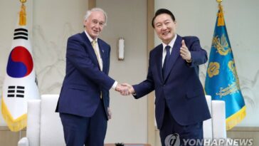 Yoon y el senador de los EE. UU. se reúnen para discutir la alianza