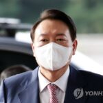 (AMPLIACIÓN) Yoon dice que la alianza con EE. UU. está dañada por informes falsos de comentarios captados en un micrófono caliente