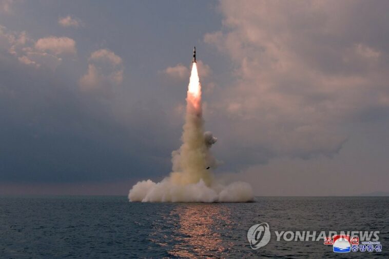 (AMPLIACIÓN) Los militares observan de cerca a Corea del Norte en busca de señales de lanzamiento de misiles submarinos
