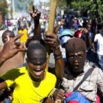 Aumento de precios de combustibles enciende más protestas en Haití