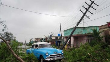 Brigadas de trabajadores restauran el sistema eléctrico cubano